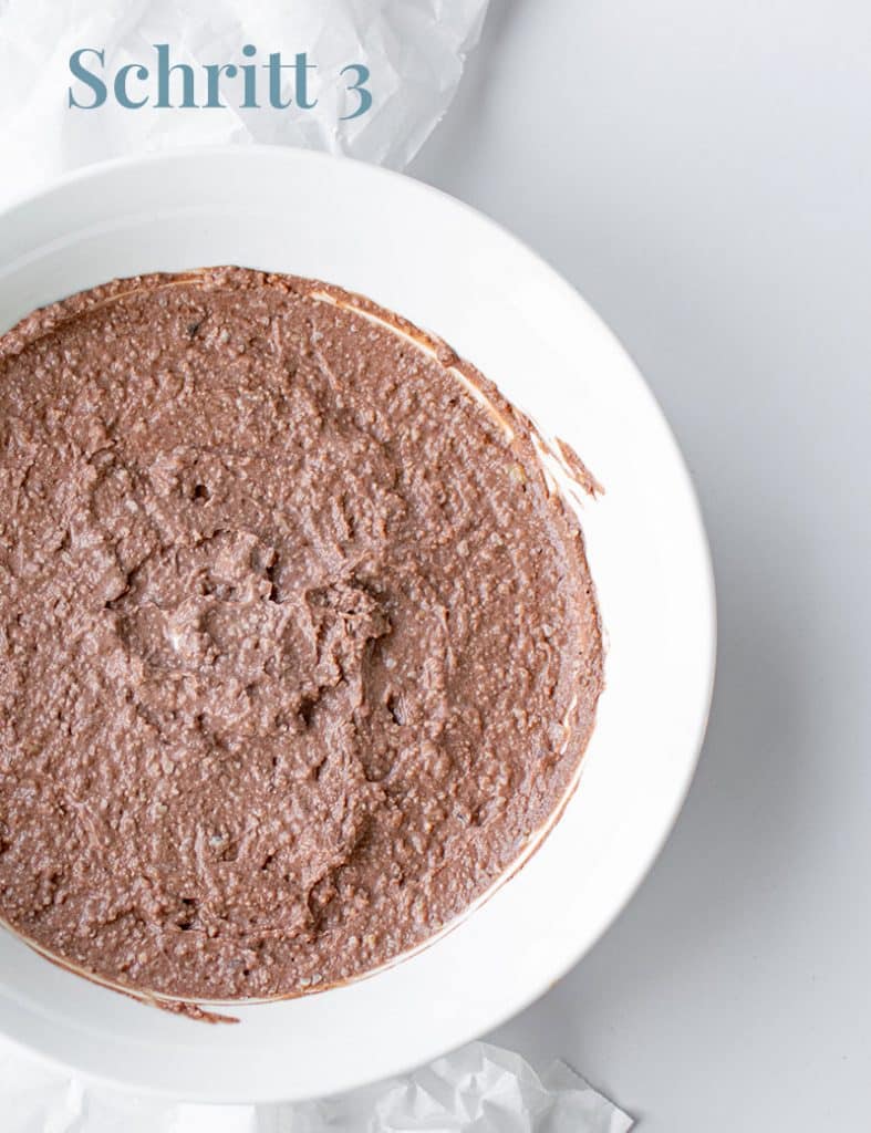 Schritt 3 Zubereitung- Schüssel von oben mit Quarkcreme befüllt. 
