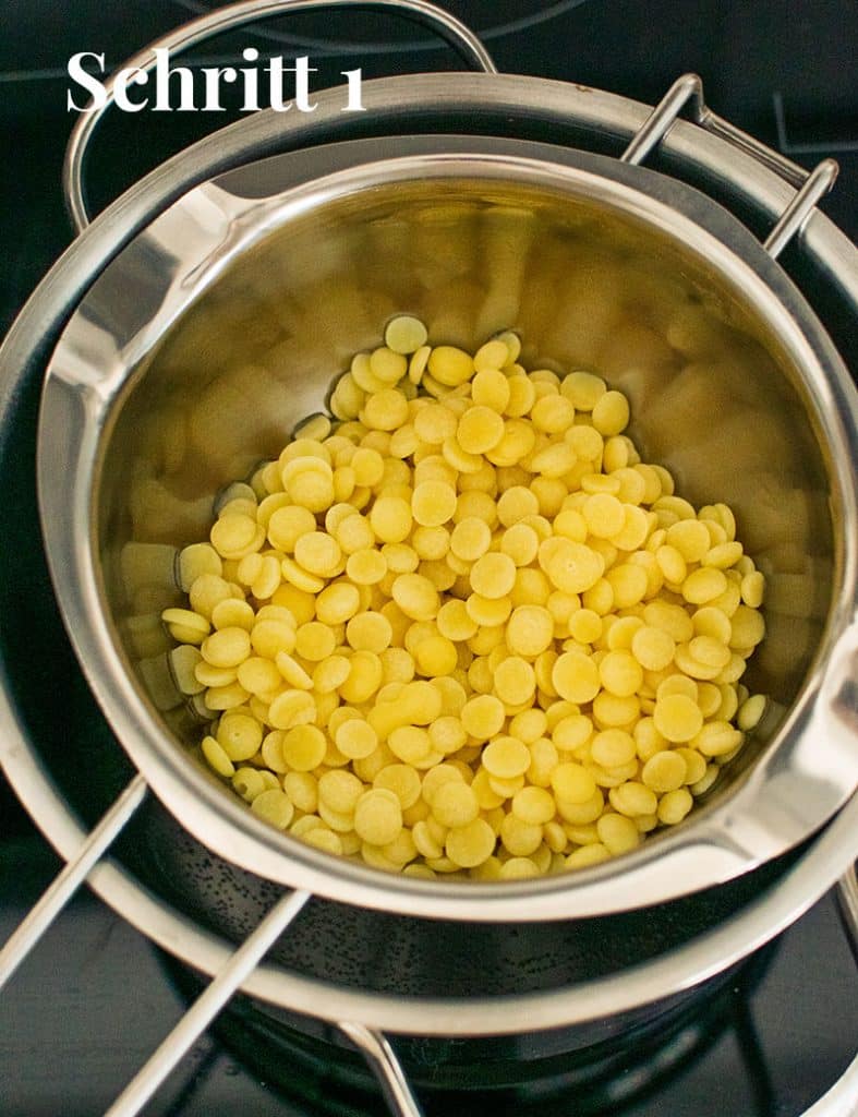 Anleitung zur Zubereitung: Schritt 1, die Kakaobutter schmelzen.